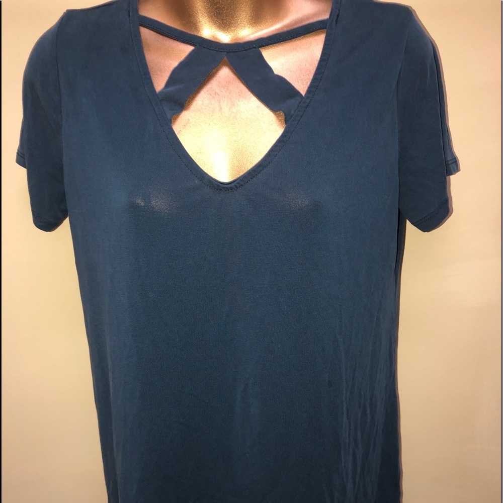 Red by BKE blue blouse size small cross cross